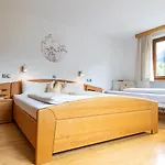 Appartement Haus Theresia Ruef *