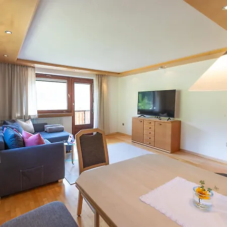Haus Theresia Ruef アパート *